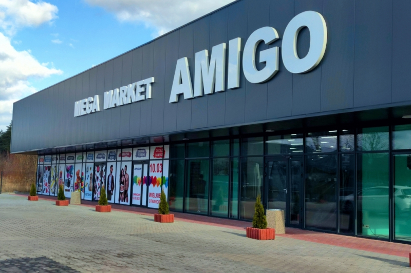 Litery Świetlne - oznakowanie sklepu AMIGO Marki