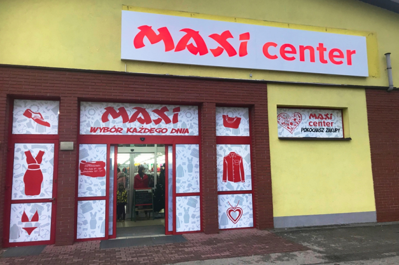 Pierwszy kaseton reklamowy dla nowej sieci sklepów odzieżowych Pierwszy sklep otwarto w Milówce woj Śląskie